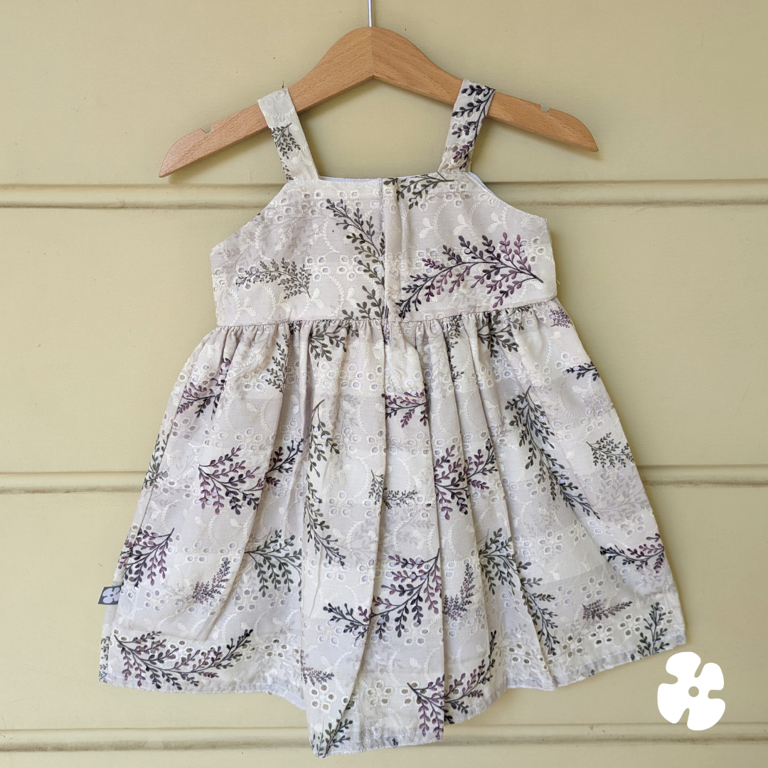 Hakoba bow dress
