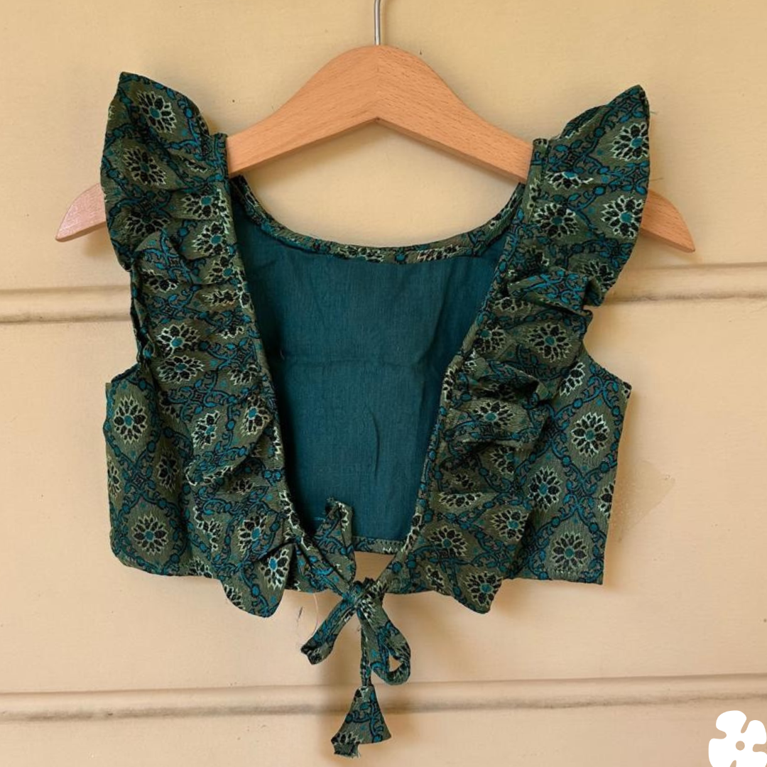 Kiddie set mundu with colour blouse
